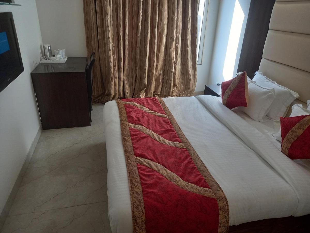 Hotel Benz International Delhi  Exterior photo