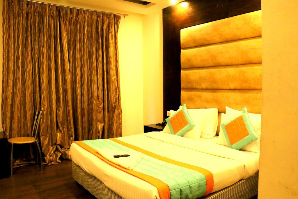 Hotel Benz International Delhi  Exterior photo
