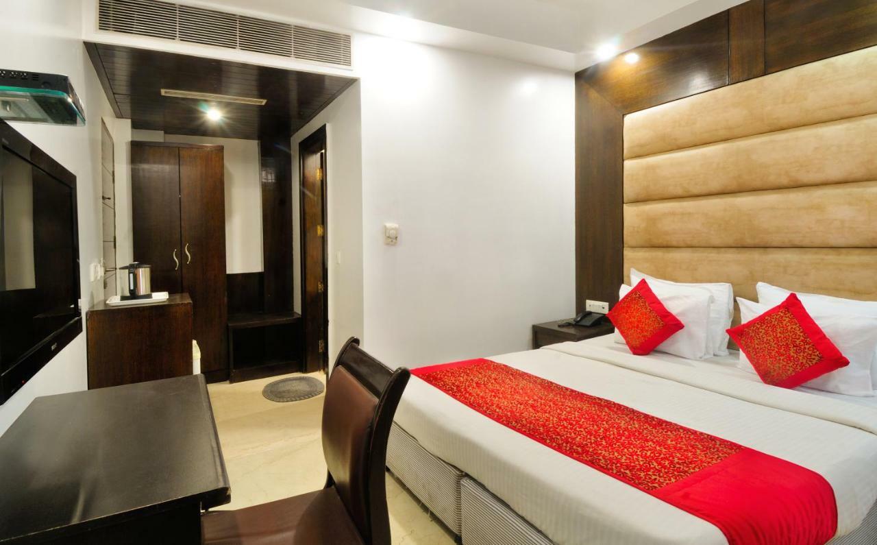 Hotel Benz International Delhi  Exterior photo